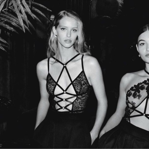 Victoria's Secret Other - VS Snake Lace Triangle Teddy in Black